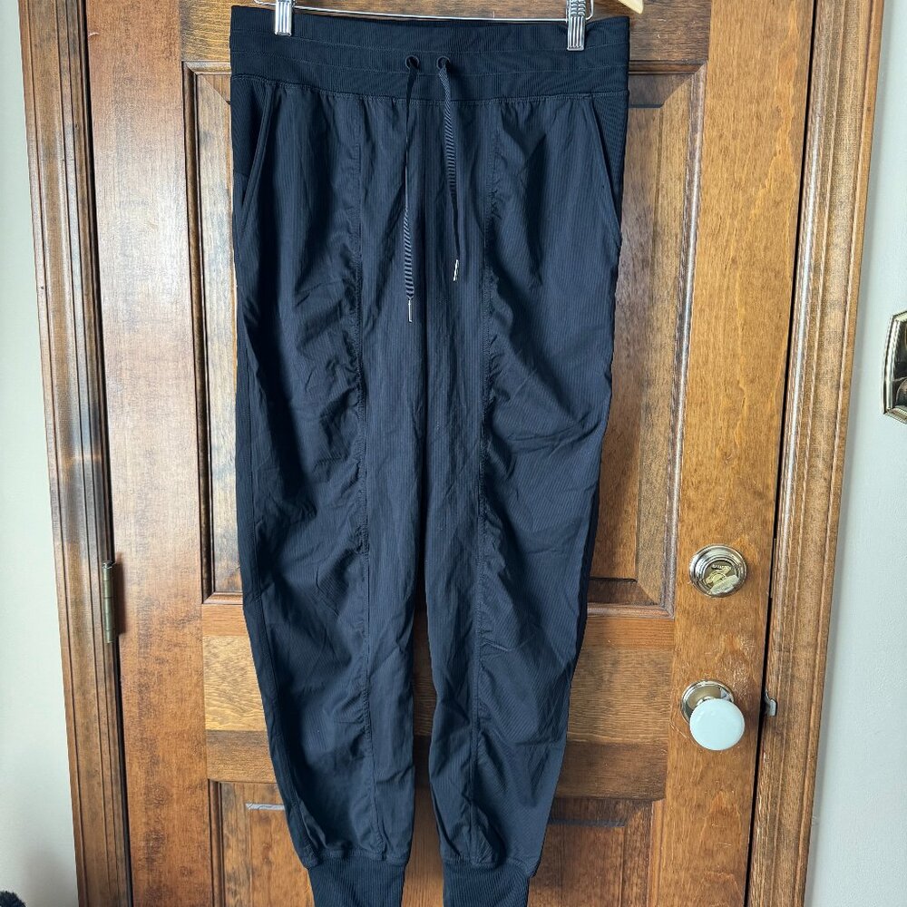 Lululemon Black Joggers w/Drawstring Waist Size 8